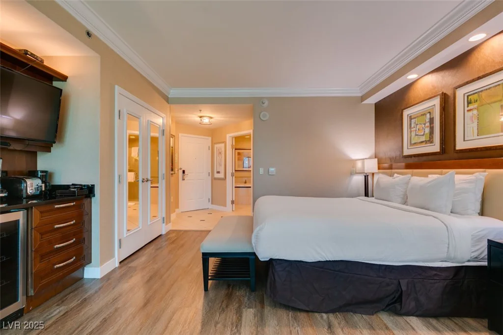 135 HARMON, Las Vegas, NV 89109