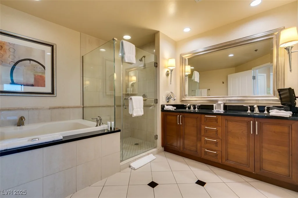 135 HARMON, Las Vegas, NV 89109