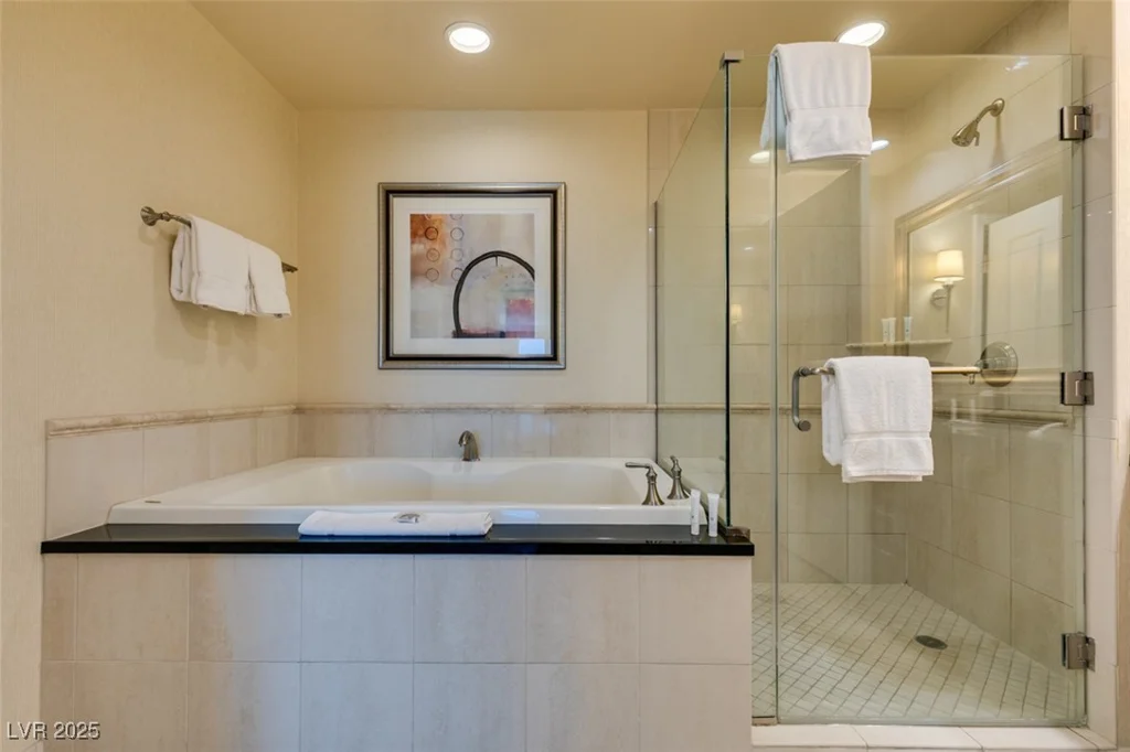 135 HARMON, Las Vegas, NV 89109