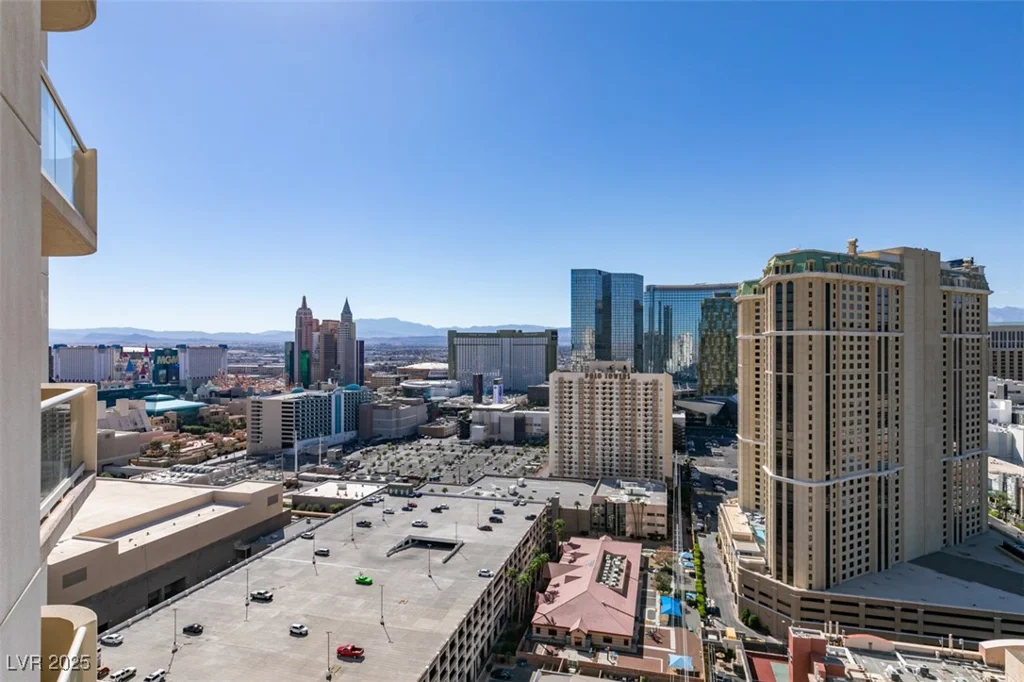 135 HARMON, Las Vegas, NV 89109
