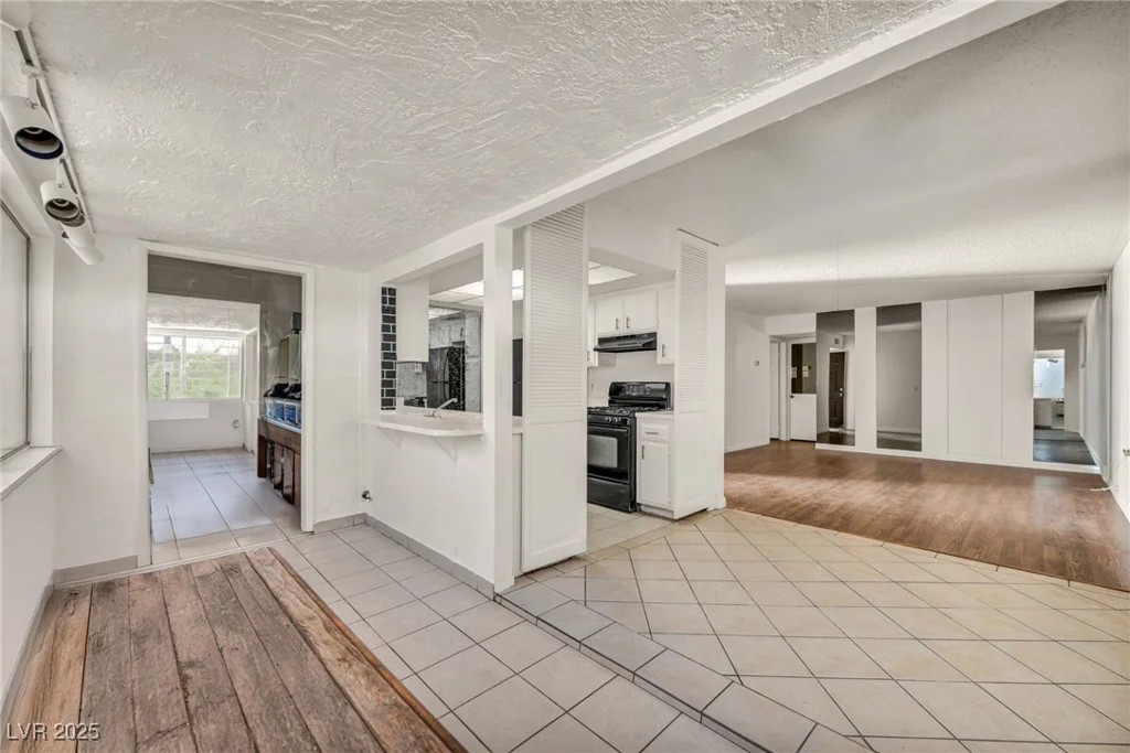 1420 Vegas Valley, Las Vegas, NV 89169