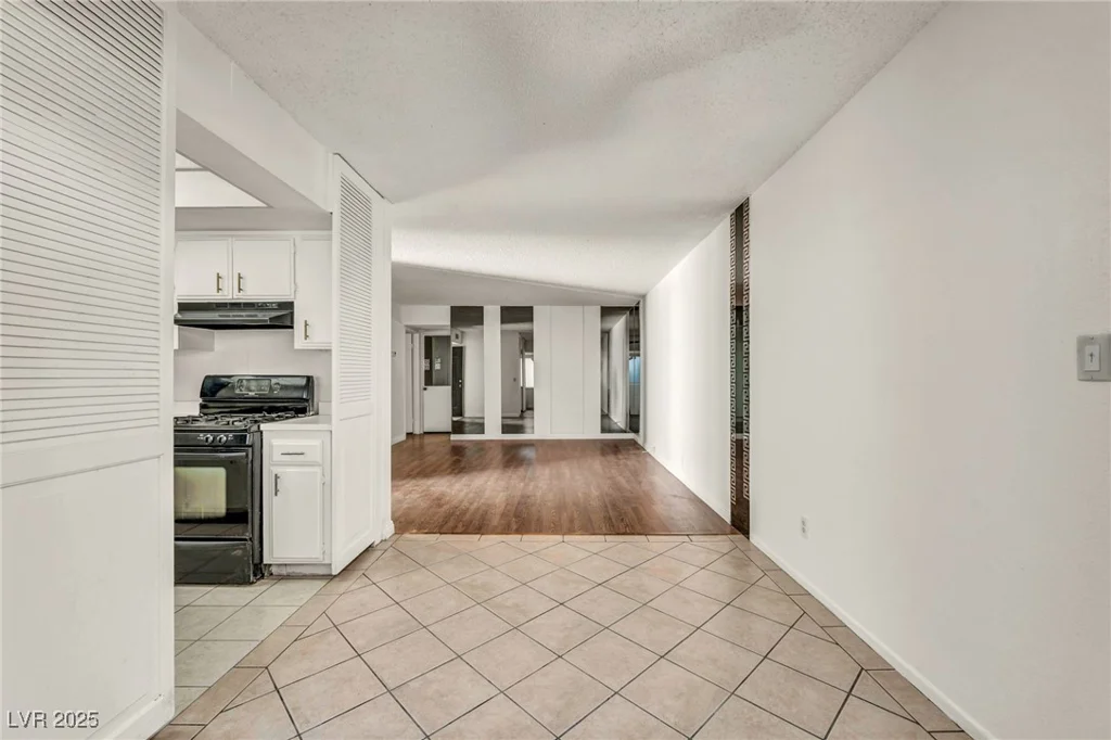 1420 Vegas Valley, Las Vegas, NV 89169
