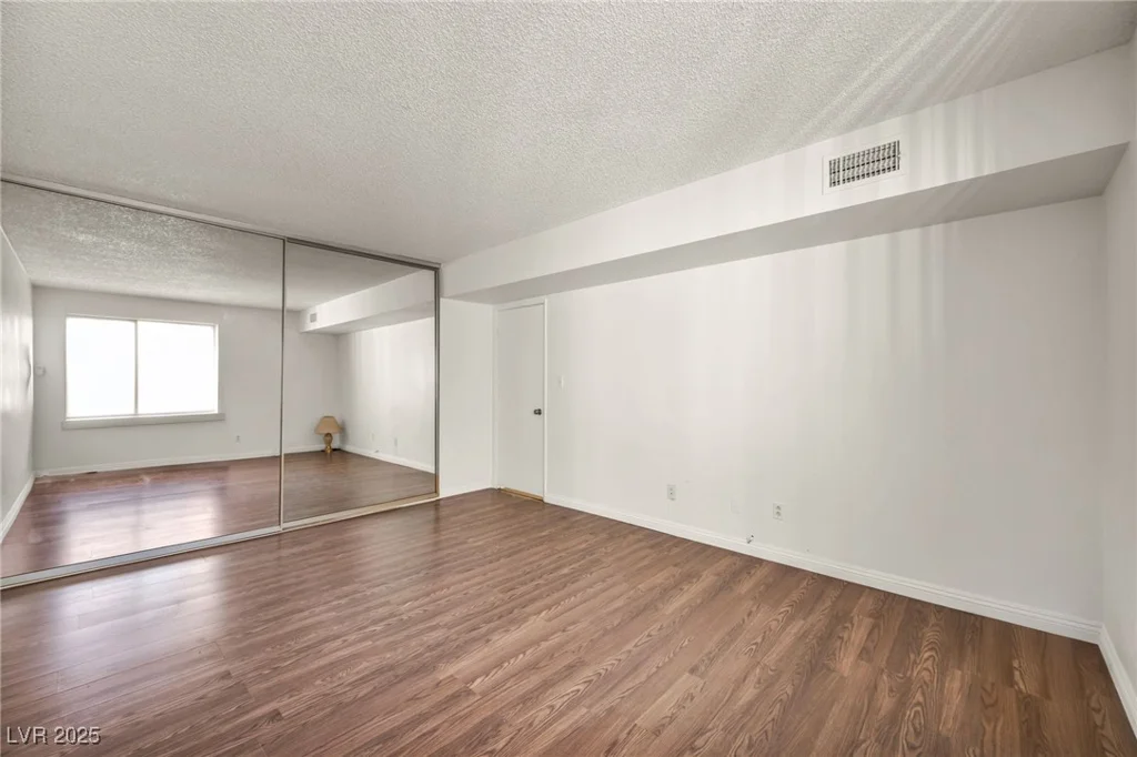 1420 Vegas Valley, Las Vegas, NV 89169
