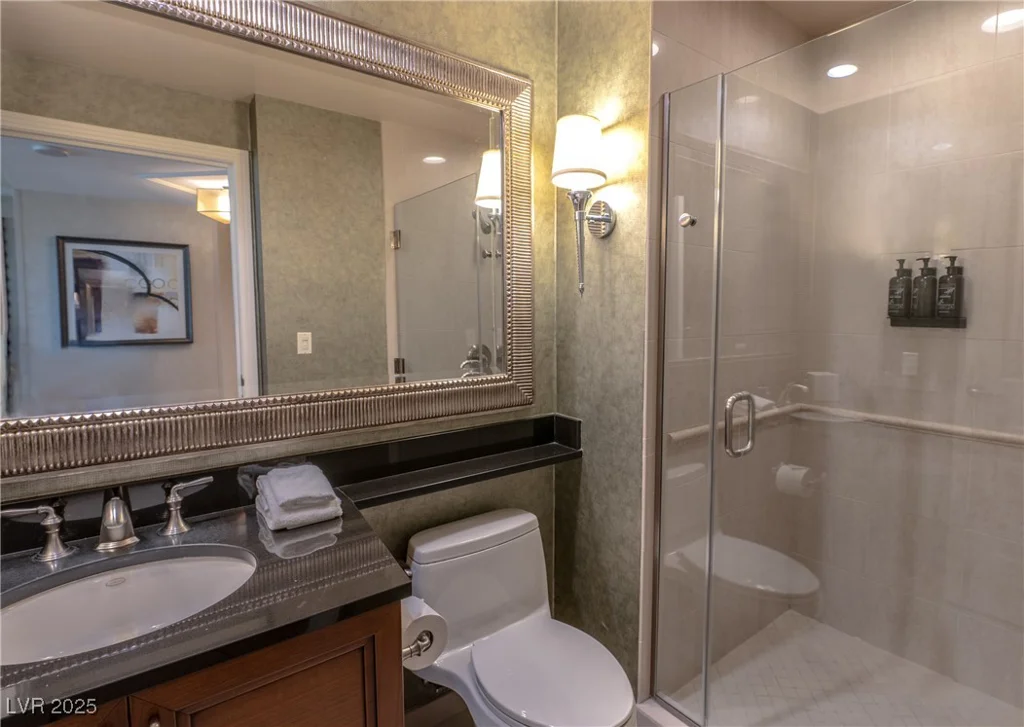 145 Harmon, Las Vegas, NV 89109