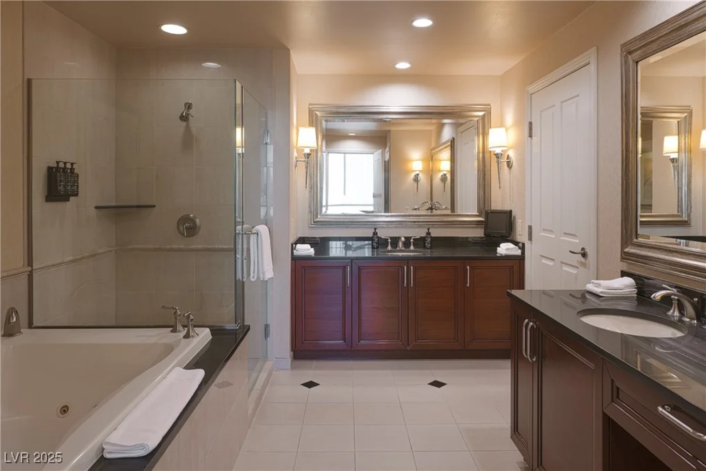 145 Harmon, Las Vegas, NV 89109