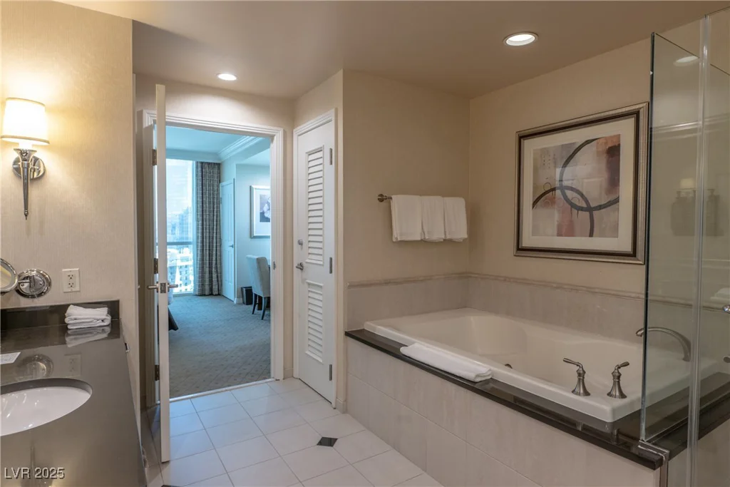 145 Harmon, Las Vegas, NV 89109