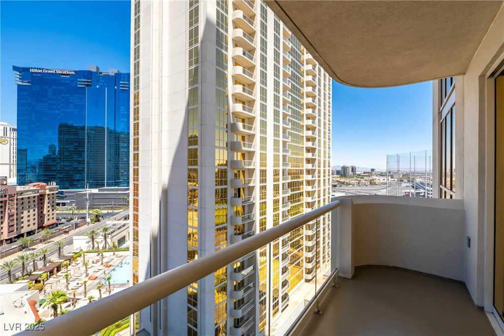 145 Harmon, Las Vegas, NV 89109