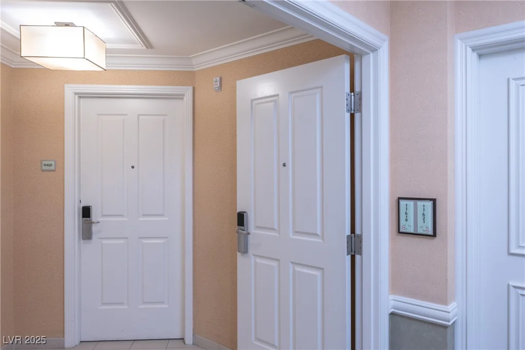 145 Harmon, Las Vegas, NV 89109