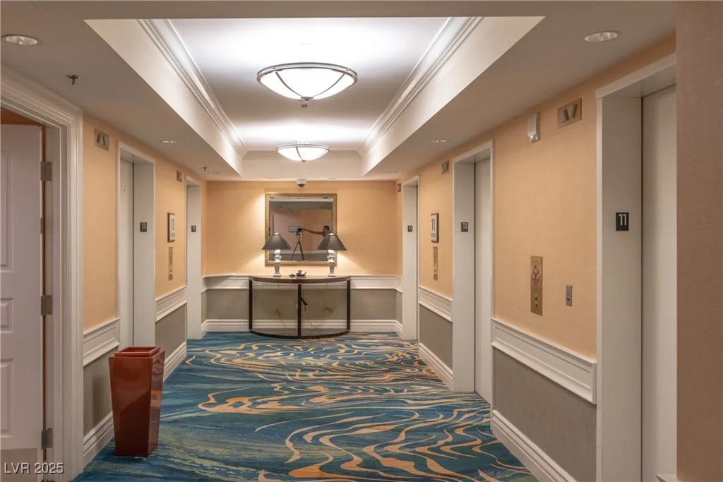 145 Harmon, Las Vegas, NV 89109