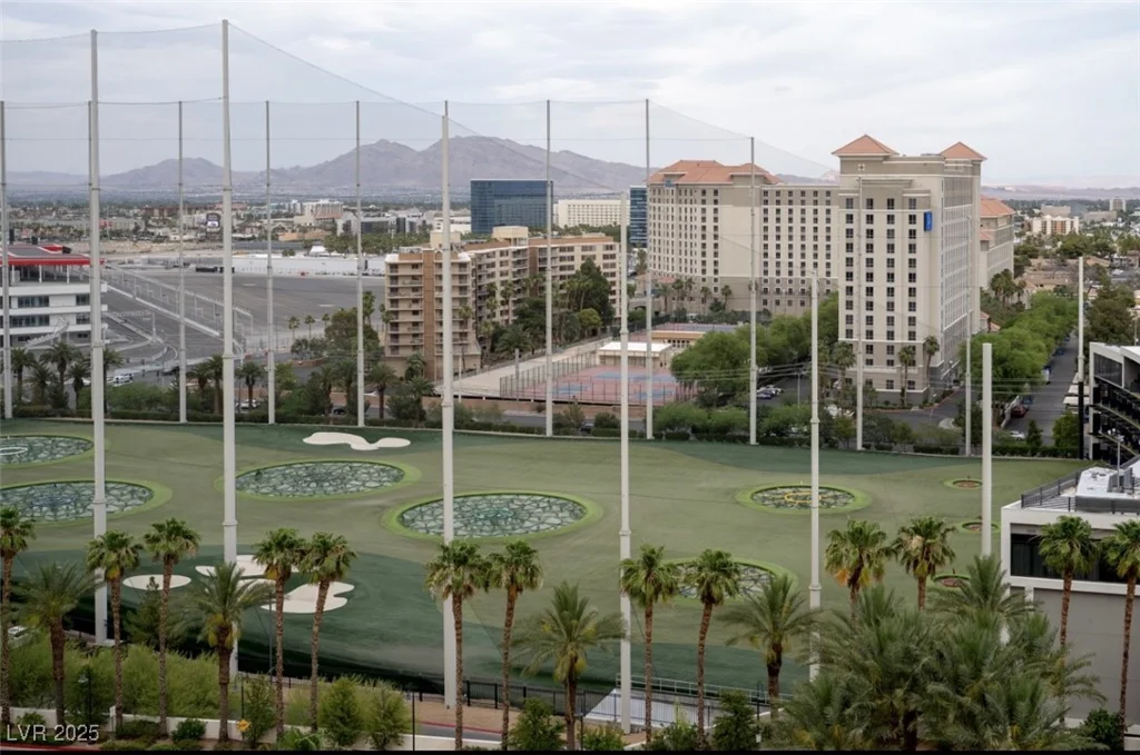 145 Harmon, Las Vegas, NV 89109