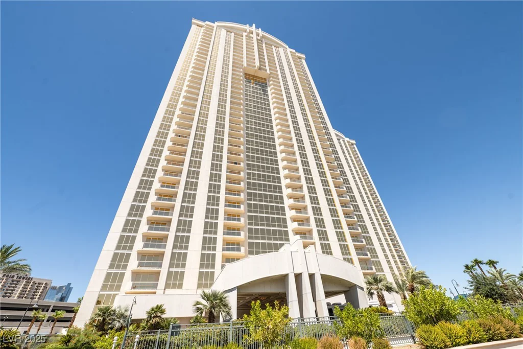 145 Harmon, Las Vegas, NV 89109