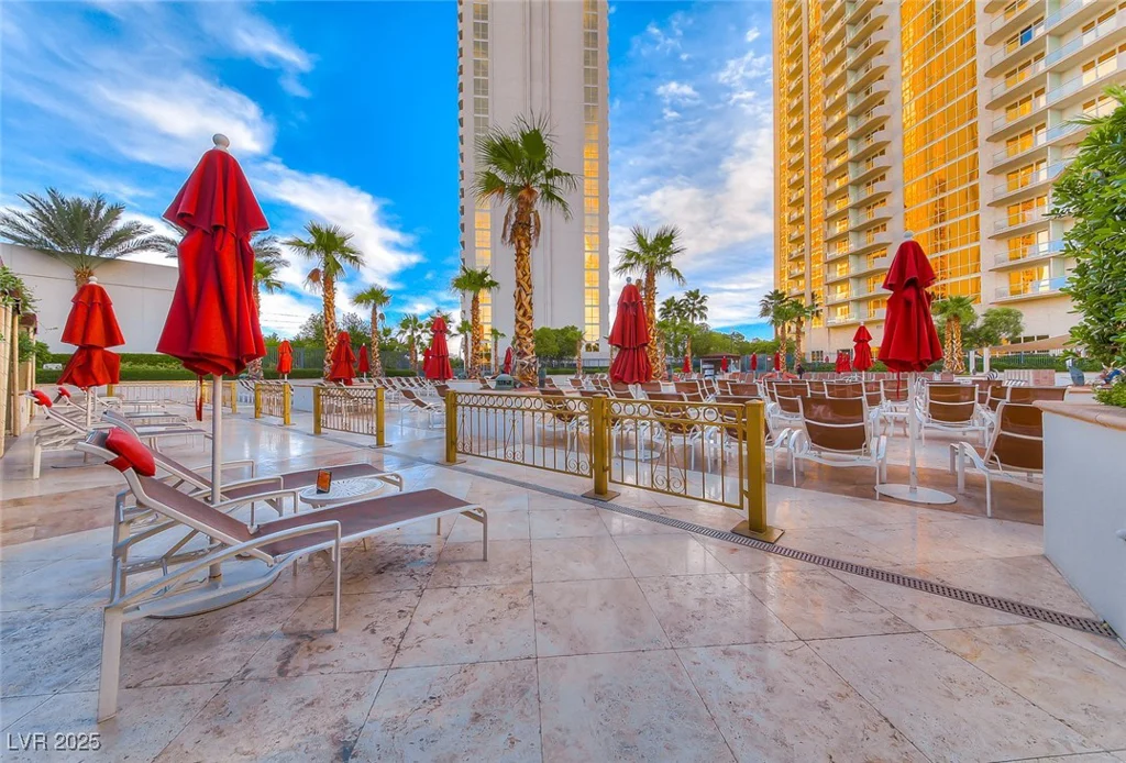 145 Harmon, Las Vegas, NV 89109