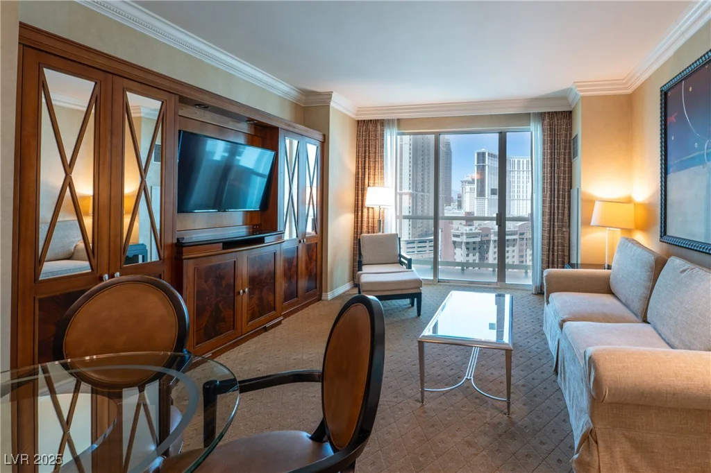 145 Harmon, Las Vegas, NV 89109