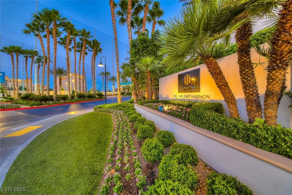 145 Harmon, Las Vegas, NV 89109