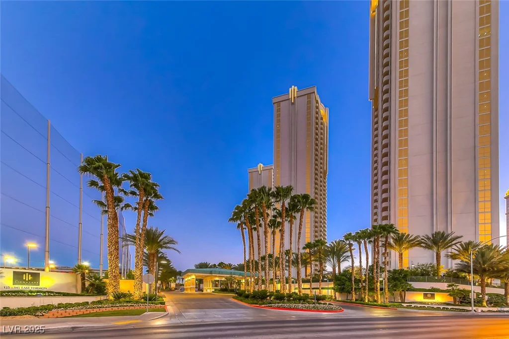 145 Harmon, Las Vegas, NV 89109