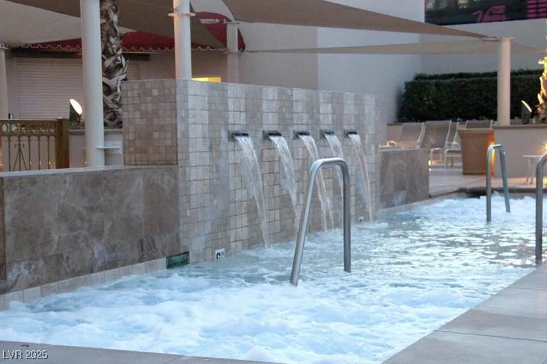 145 Harmon, Las Vegas, NV 89109