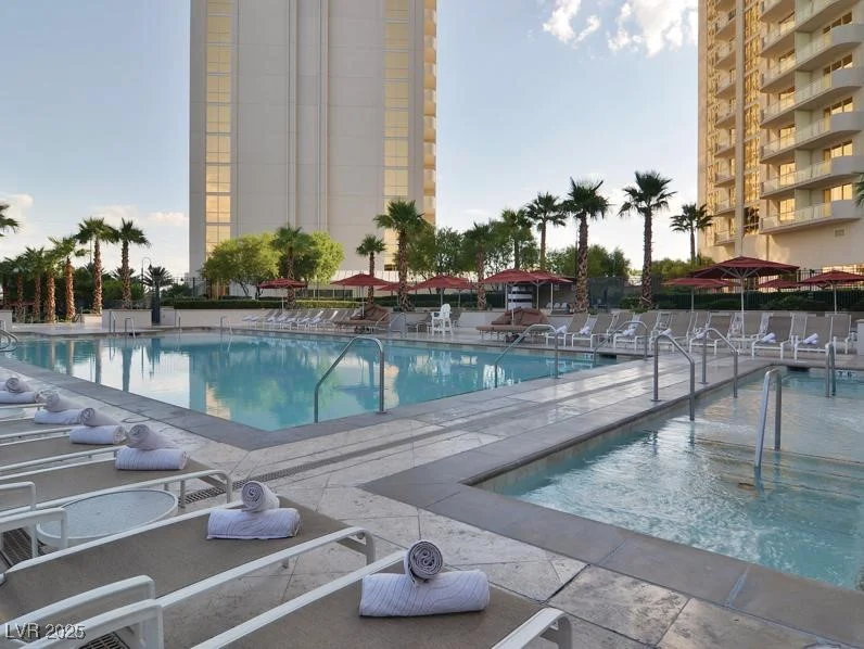 145 Harmon, Las Vegas, NV 89109