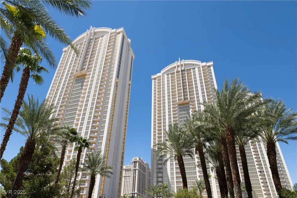 145 Harmon, Las Vegas, NV 89109