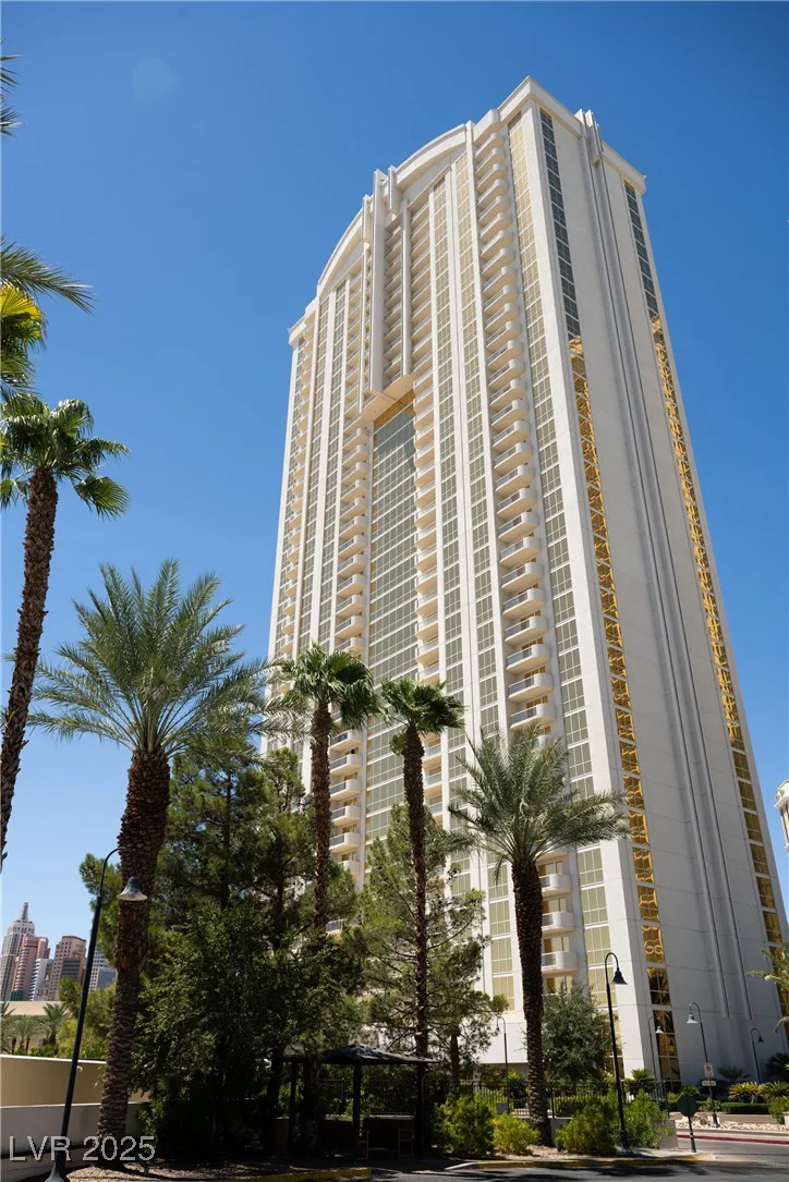 145 Harmon, Las Vegas, NV 89109