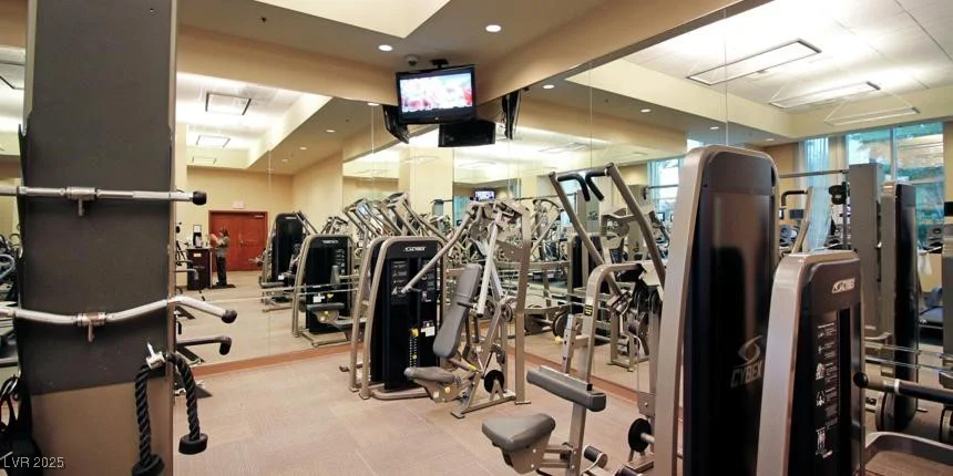 145 Harmon, Las Vegas, NV 89109