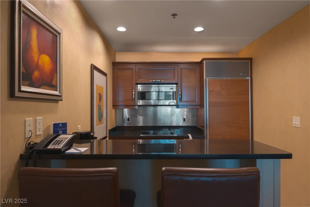 145 Harmon, Las Vegas, NV 89109