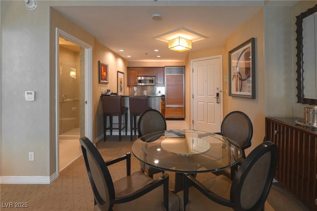 145 Harmon, Las Vegas, NV 89109
