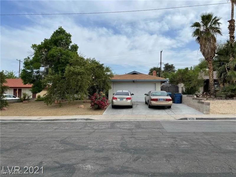 4533 CHARLES RONALD, Las Vegas, NV 89121