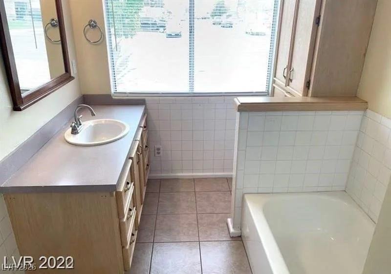 6632 Light Breeze, Las Vegas, NV 89108