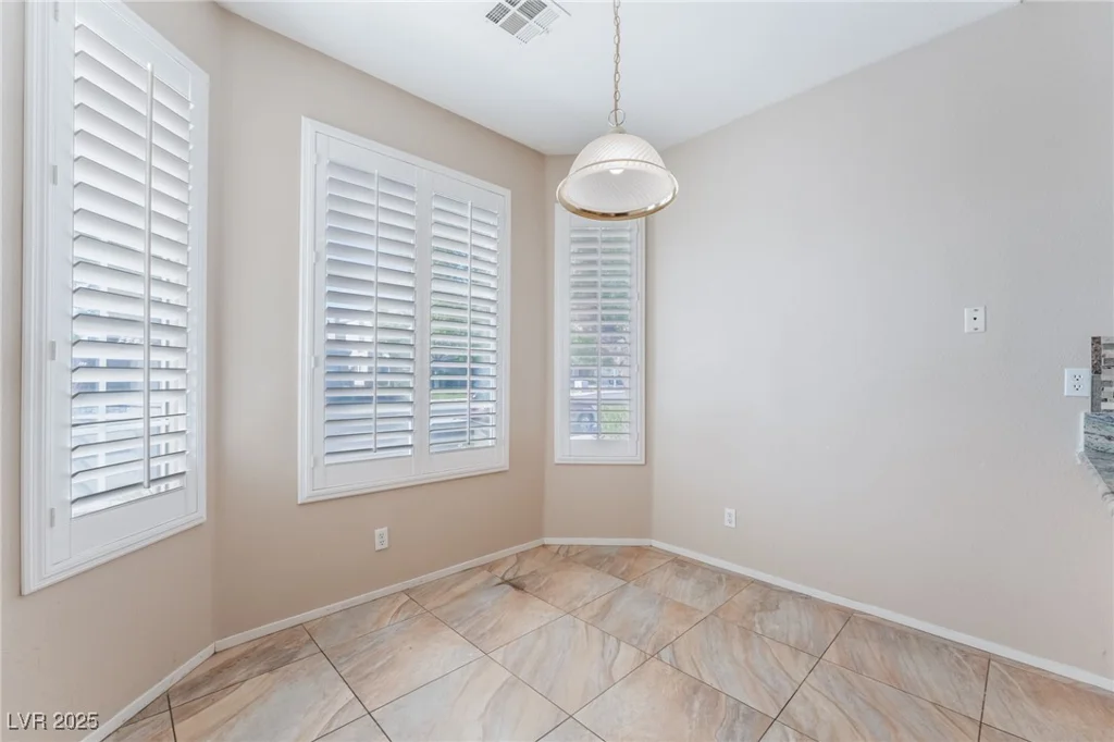7908 Constantinople, Las Vegas, NV 89129