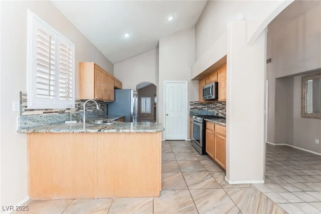 7908 Constantinople, Las Vegas, NV 89129