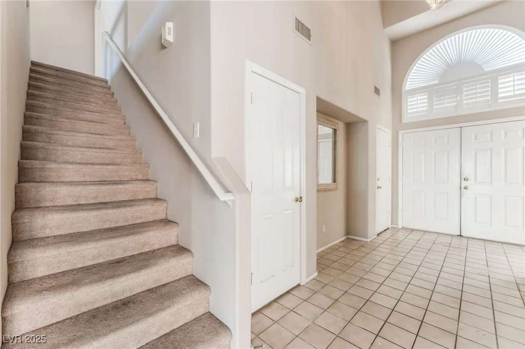 7908 Constantinople, Las Vegas, NV 89129