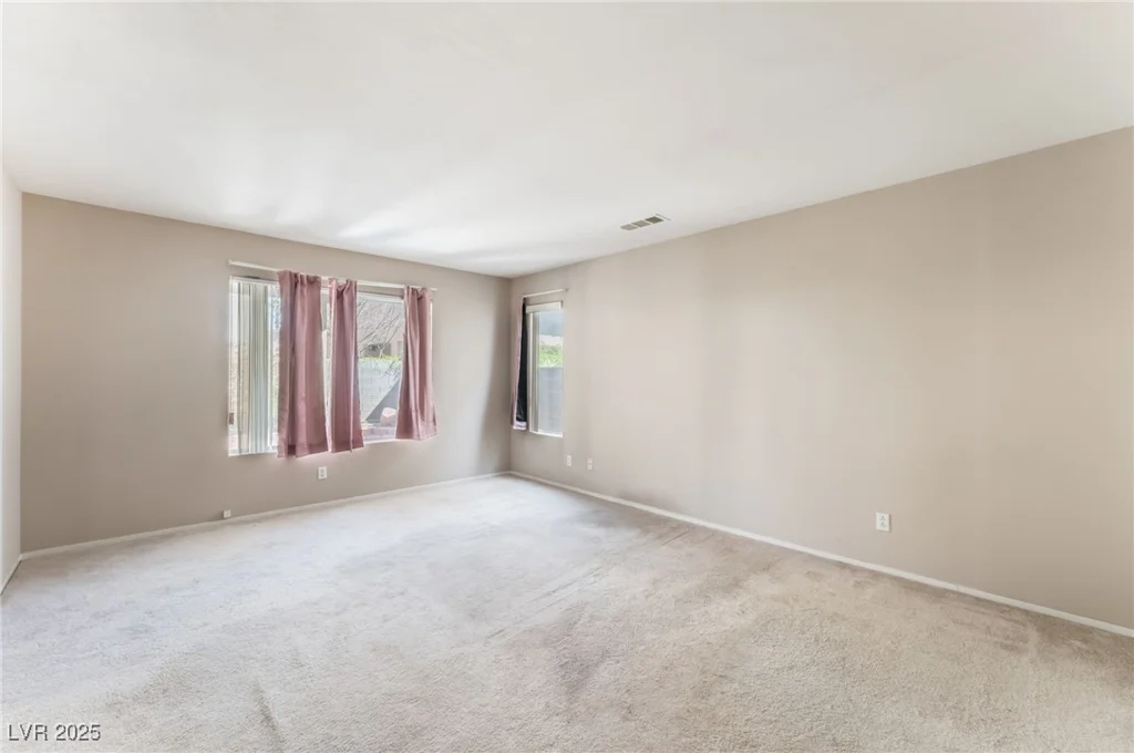 7908 Constantinople, Las Vegas, NV 89129