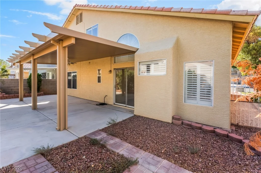 7908 Constantinople, Las Vegas, NV 89129
