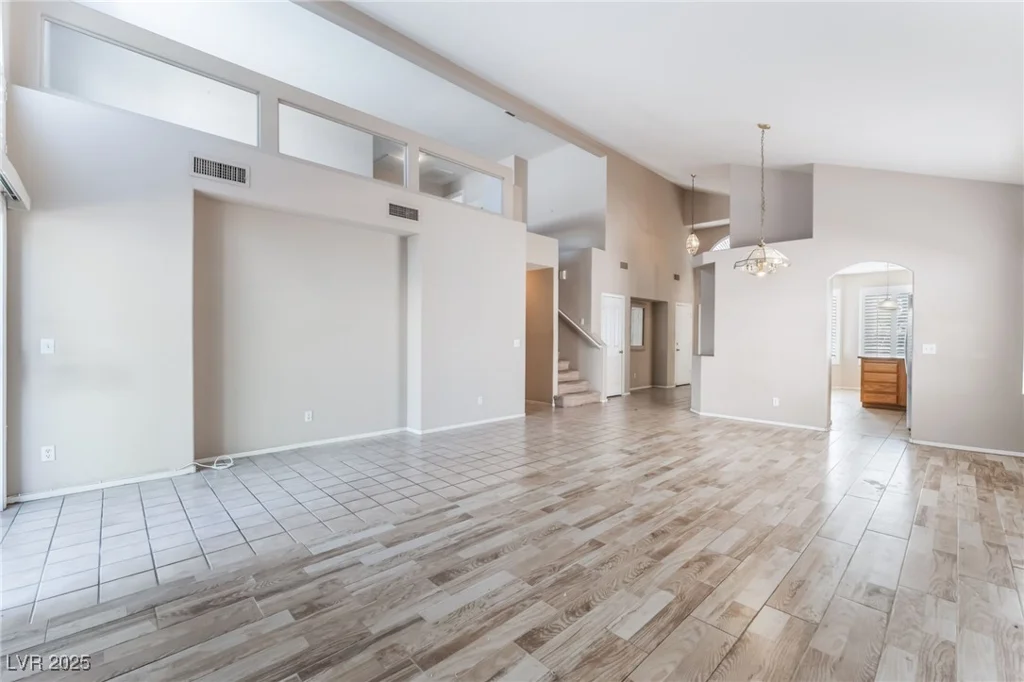 7908 Constantinople, Las Vegas, NV 89129
