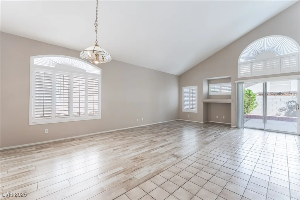 7908 Constantinople, Las Vegas, NV 89129