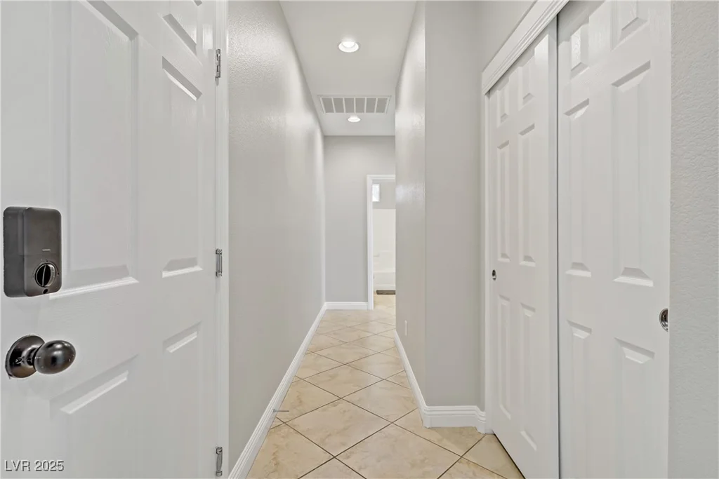 9864 Maspalomas, Las Vegas, NV 89178
