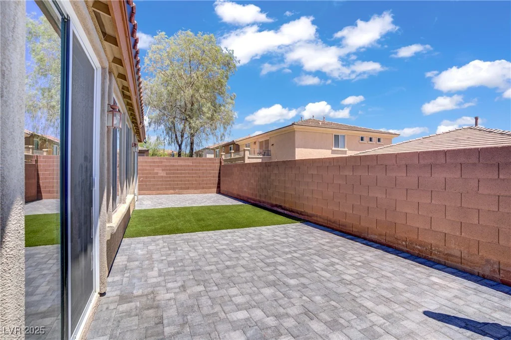 9864 Maspalomas, Las Vegas, NV 89178