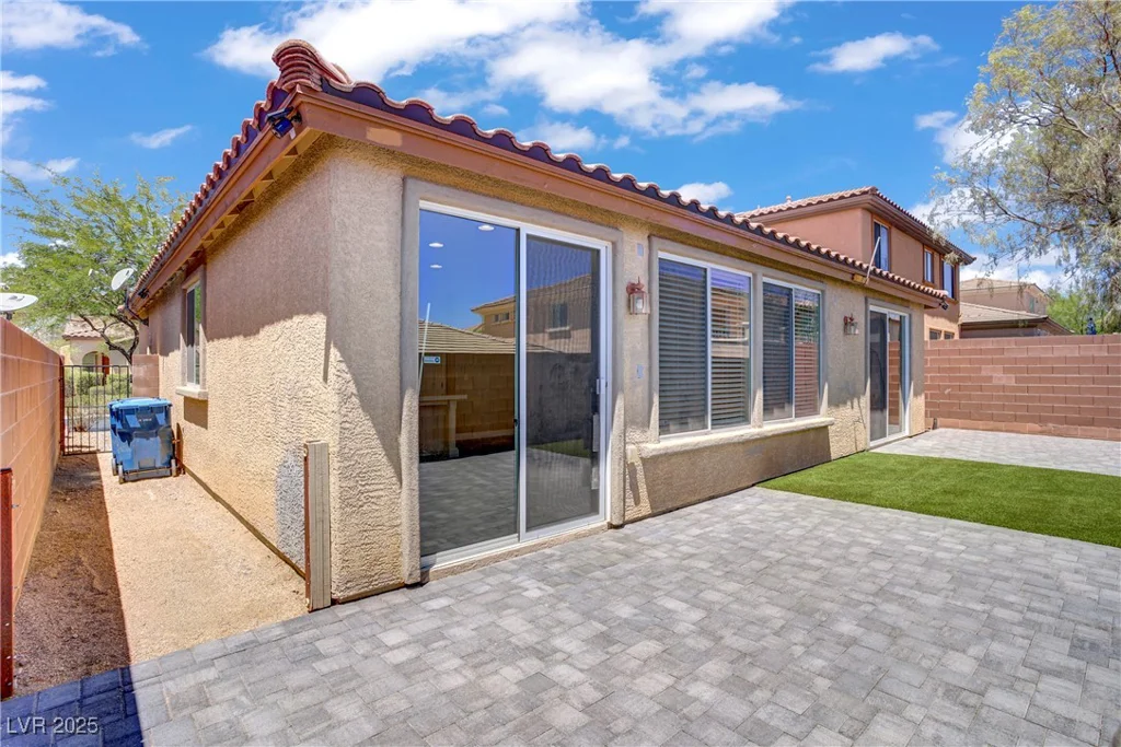 9864 Maspalomas, Las Vegas, NV 89178