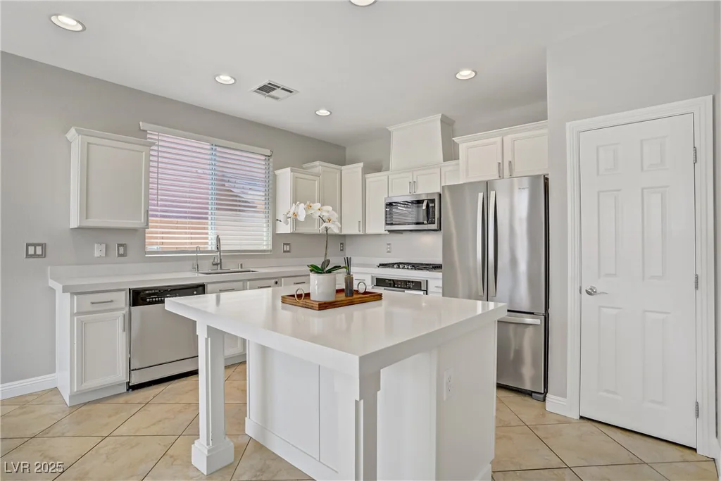9864 Maspalomas, Las Vegas, NV 89178