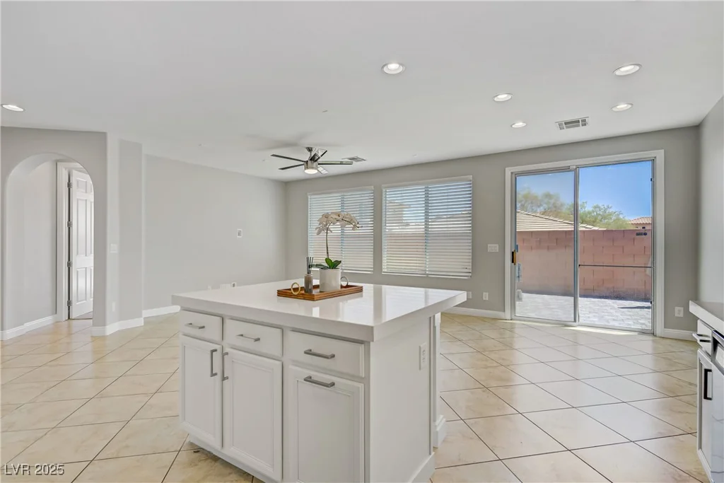 9864 Maspalomas, Las Vegas, NV 89178