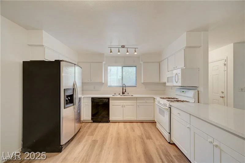 6749 Charleston, Las Vegas, NV 89146