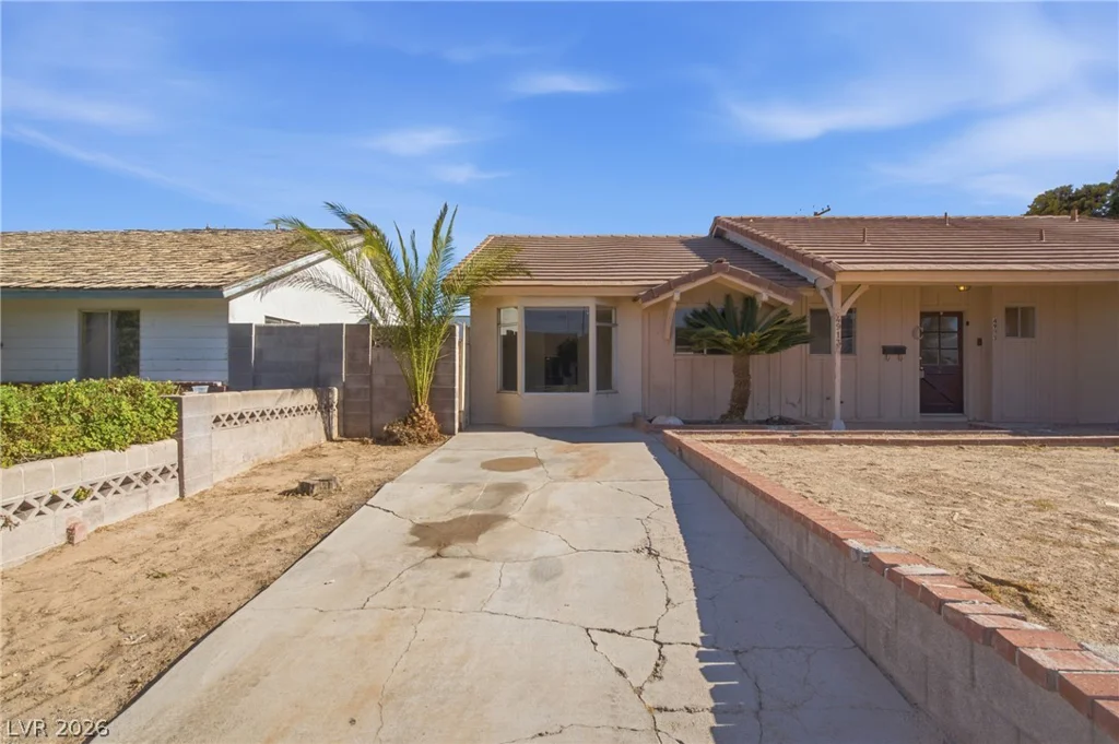 4913 Churchill, Las Vegas, NV 89107