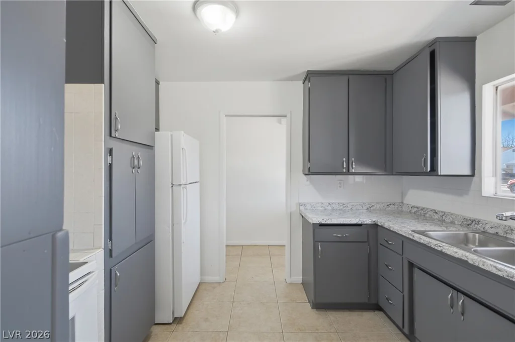 4913 Churchill, Las Vegas, NV 89107