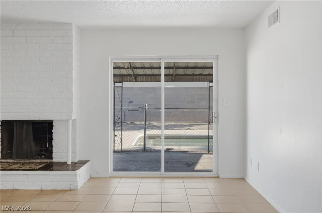 4913 Churchill, Las Vegas, NV 89107