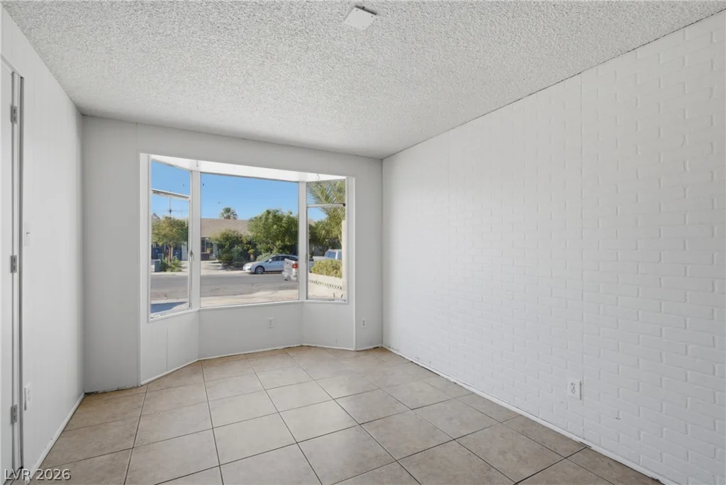 4913 Churchill, Las Vegas, NV 89107