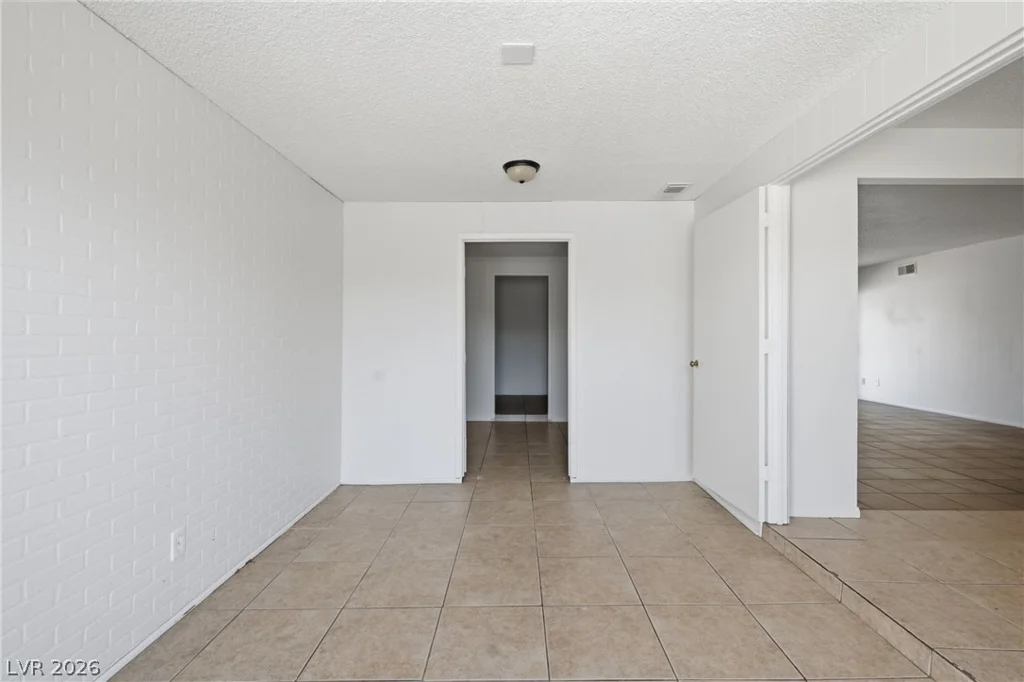 4913 Churchill, Las Vegas, NV 89107