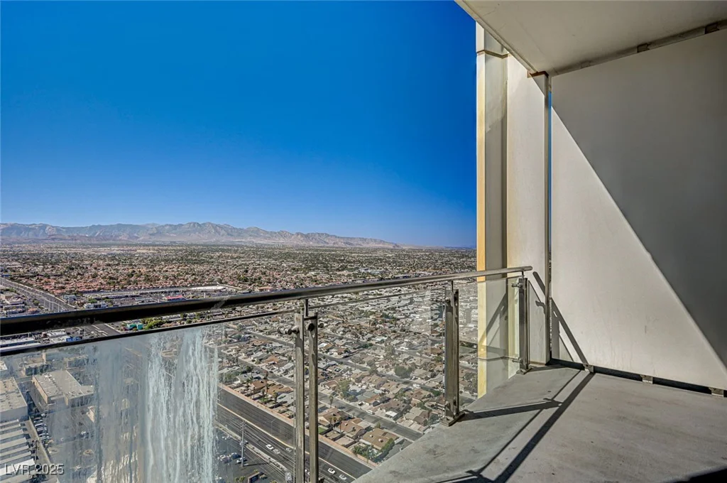 4381 Flamingo, Las Vegas, NV 89103