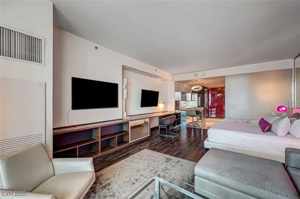 4381 Flamingo, Las Vegas, NV 89103
