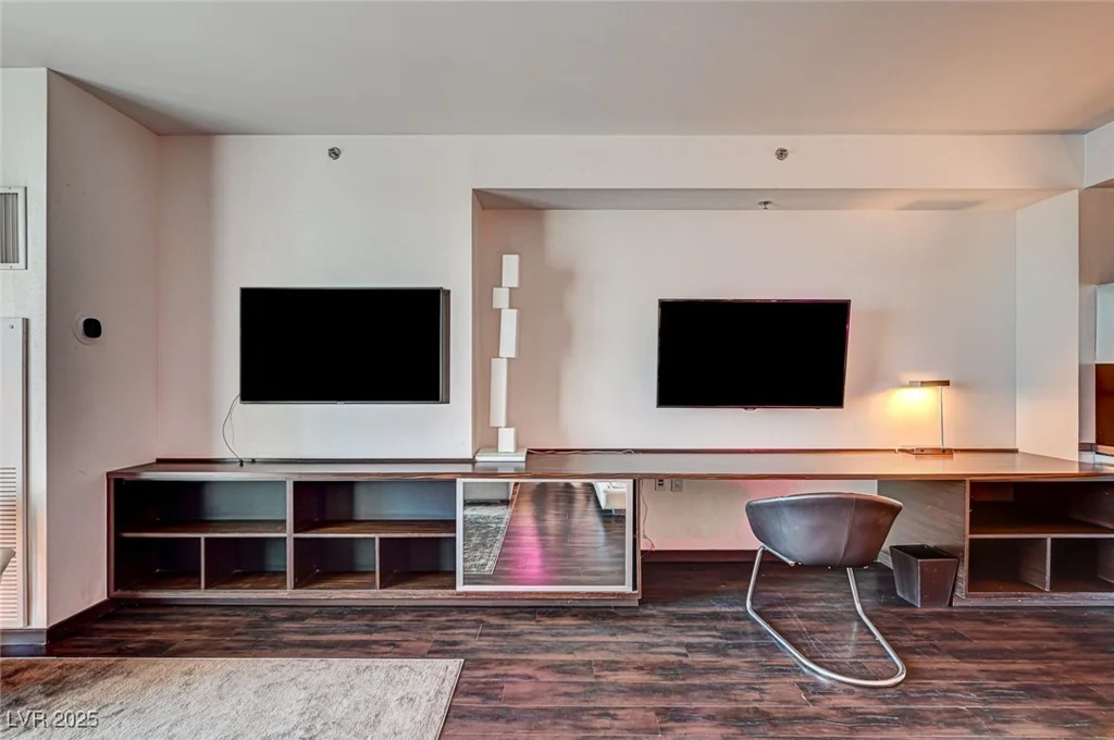 4381 Flamingo, Las Vegas, NV 89103