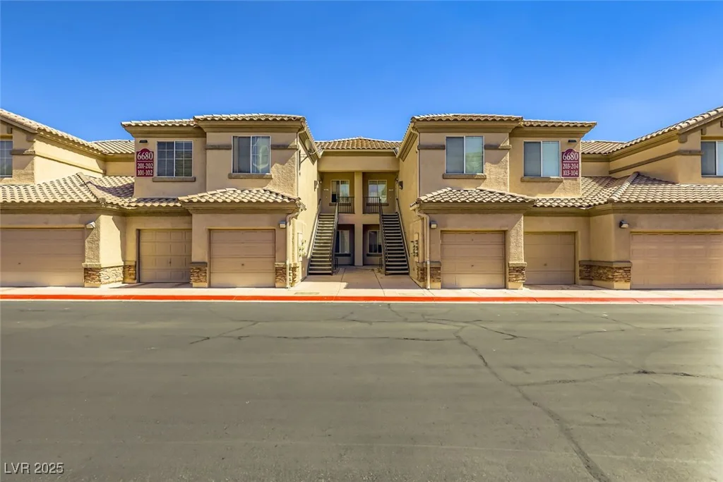 6680 Abruzzi, North Las Vegas, NV 89084
